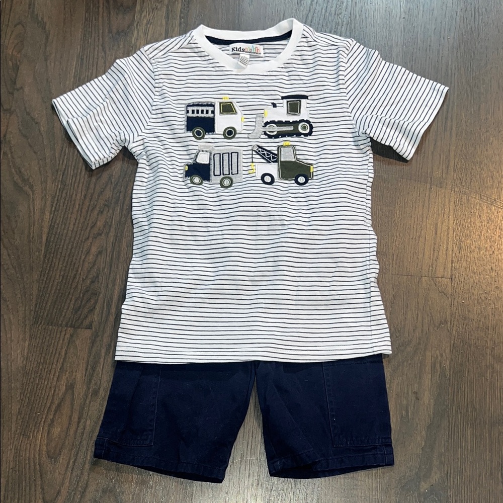 Boys Kids Headquarts Striped T-Shirt and Navy Shorts Set size 7